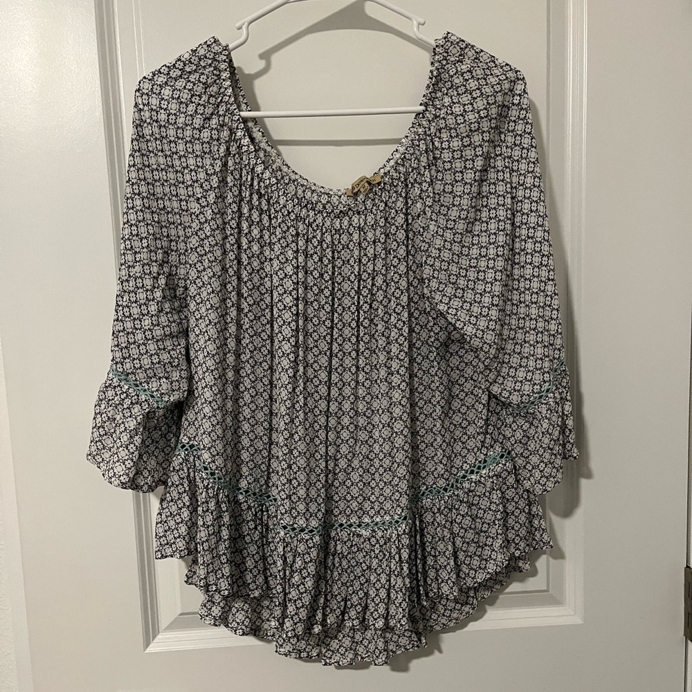 Democracy Black and White Geometric Blouse